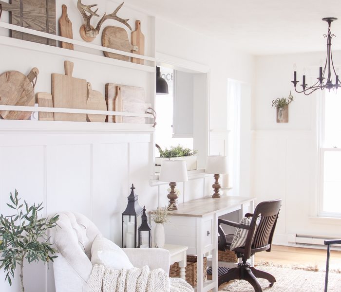 A Mini Office in the Entryway | Making use of small spaces in this beautiful Indiana farmhouse