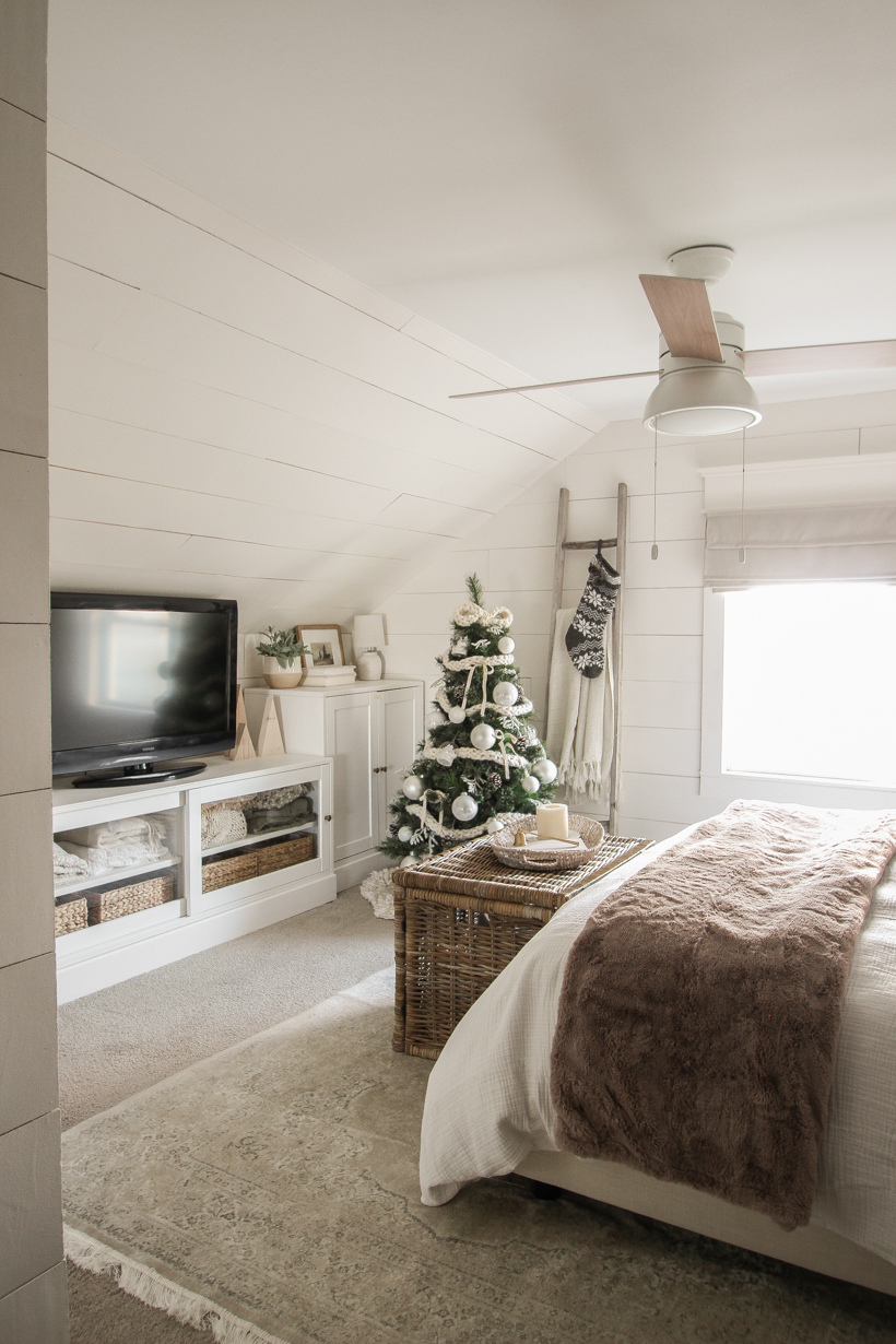 Home blogger and interior decorator Liz Fourez shares a bedroom refresh for Christmas