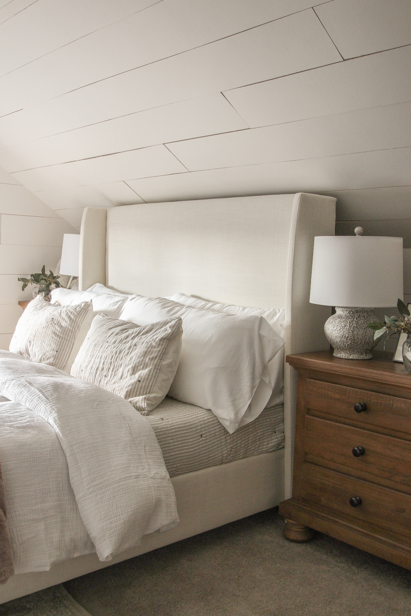 Home blogger and interior decorator Liz Fourez shares a bedroom refresh for Christmas