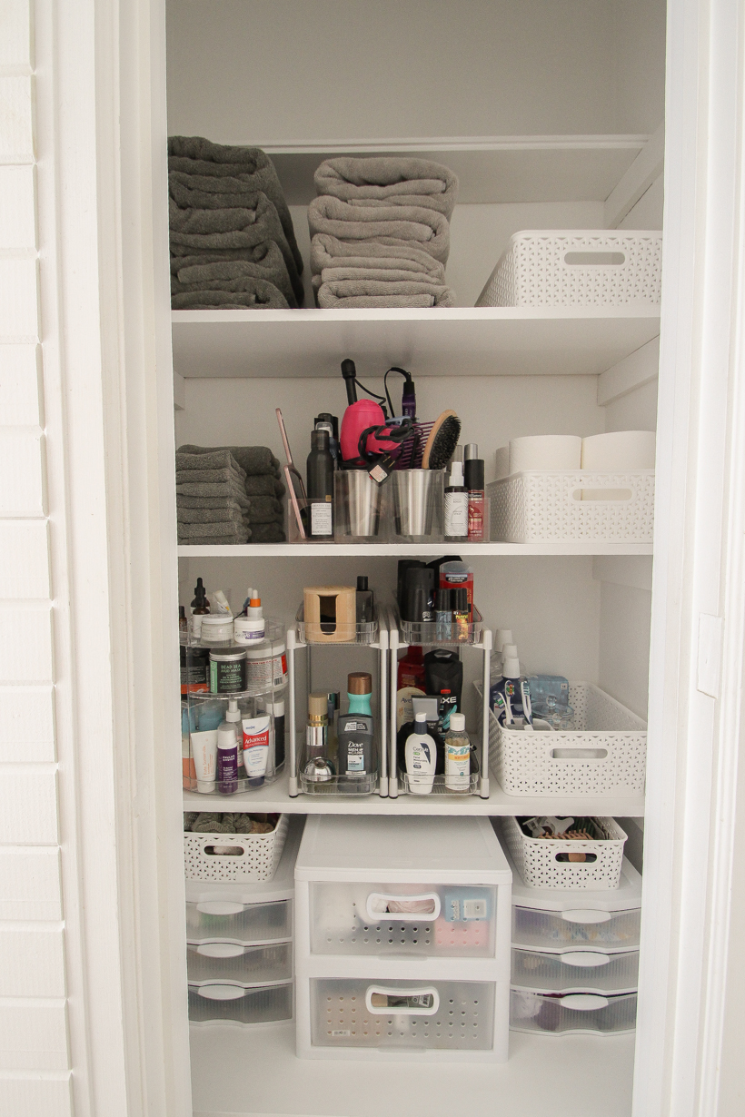 Bathroom organization ideas from home blogger and interior decorator Liz Fourez