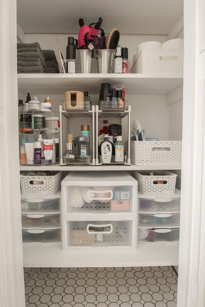 Bathroom organization ideas from home blogger and interior decorator Liz Fourez