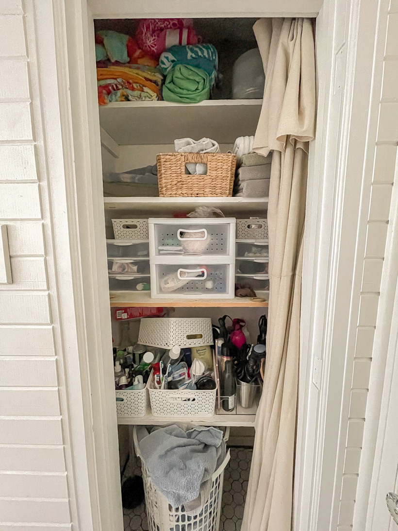 Bathroom organization ideas from home blogger and interior decorator Liz Fourez