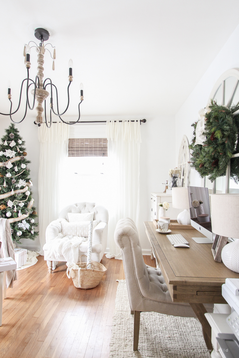 Step inside Indiana home and lifestyle blogger Liz Fourez's charming 1940's farmhouse for simple and inspiring Christmas decorating ideas