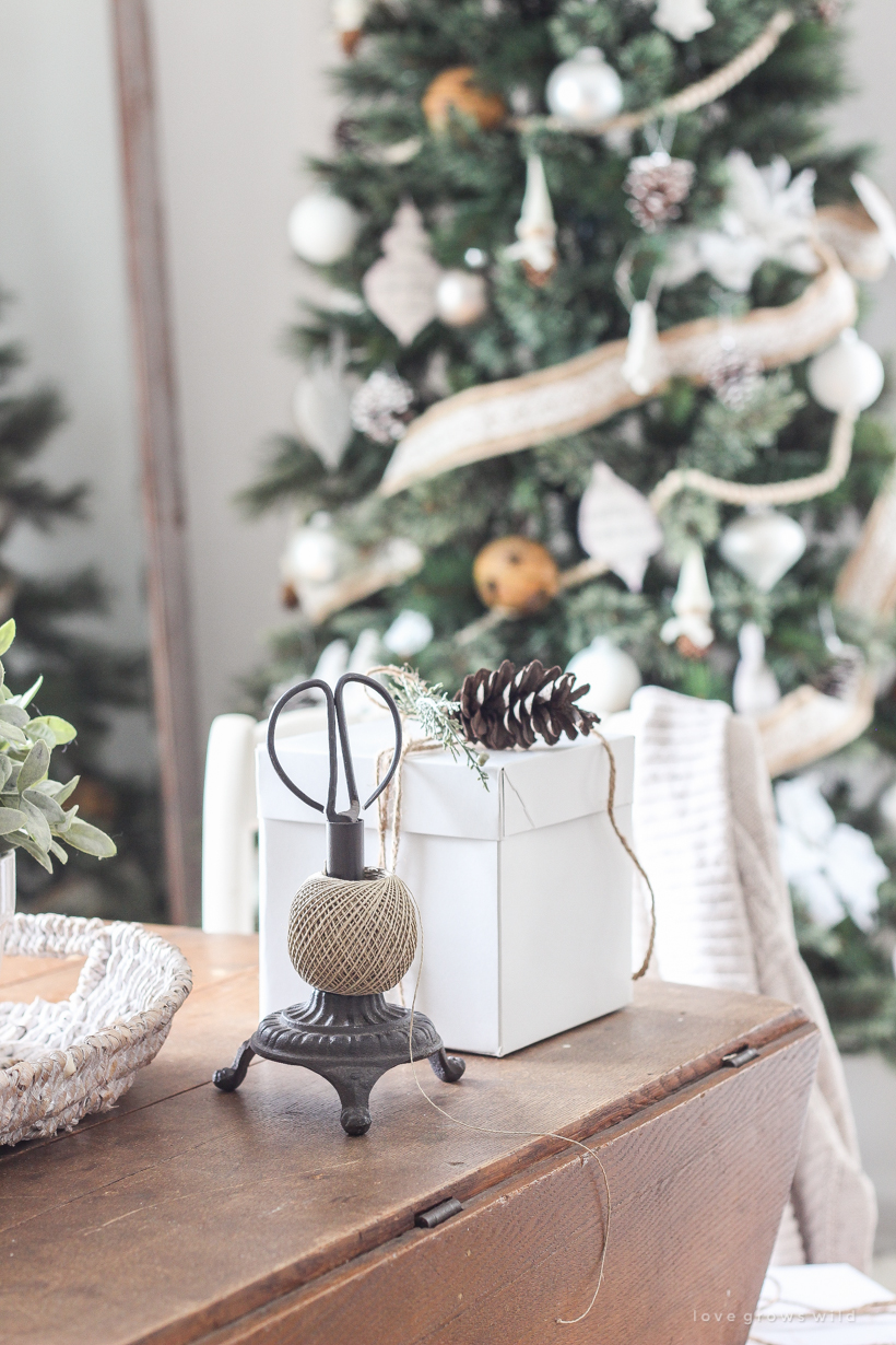 Step inside Indiana home and lifestyle blogger Liz Fourez's charming 1940's farmhouse for simple and inspiring Christmas decorating ideas