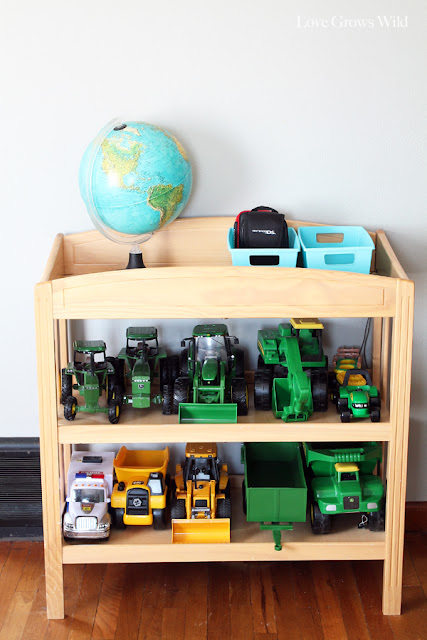 Kid's Playroom Makeover with lots of organizing tips and decor ideas! #playroom #kids #decor