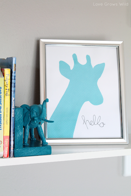 Plastic Elephant Bookends from www.lovegrowswild.com #diy #book